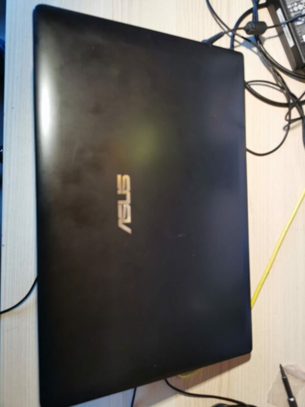 Ordinateur portable Asus X501A de 15.6 pouces d'occasion – Image 2