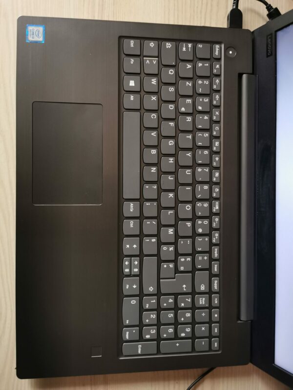 Ordinateur portable Lenovo V330 de 15,6 pouces reconditionné – Image 7