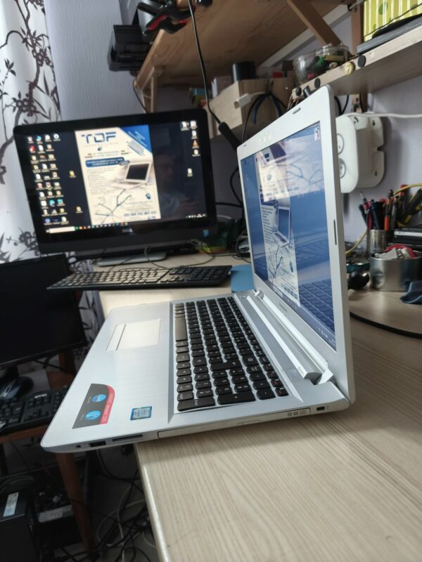 Ordinateur portable Lenovo IdeaPad 500 Blanc – 15,6 pouces - reconditionné – Image 3