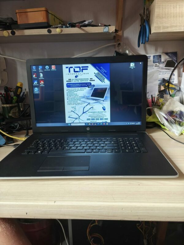 Ordinateur portable HP laptop CA005nf de 17,3 pouces reconditionné
