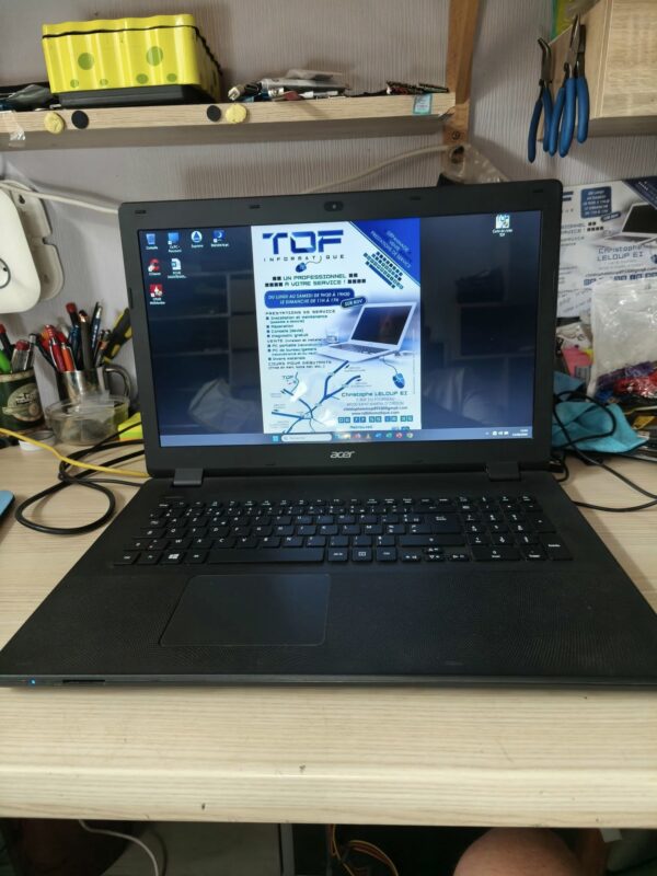 Ordinateur portable acer ES1-711 de 17,3 pouces reconditionné