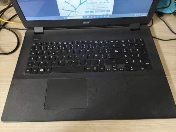 Ordinateur portable acer ES1-711 de 17,3 pouces reconditionné – Image 6