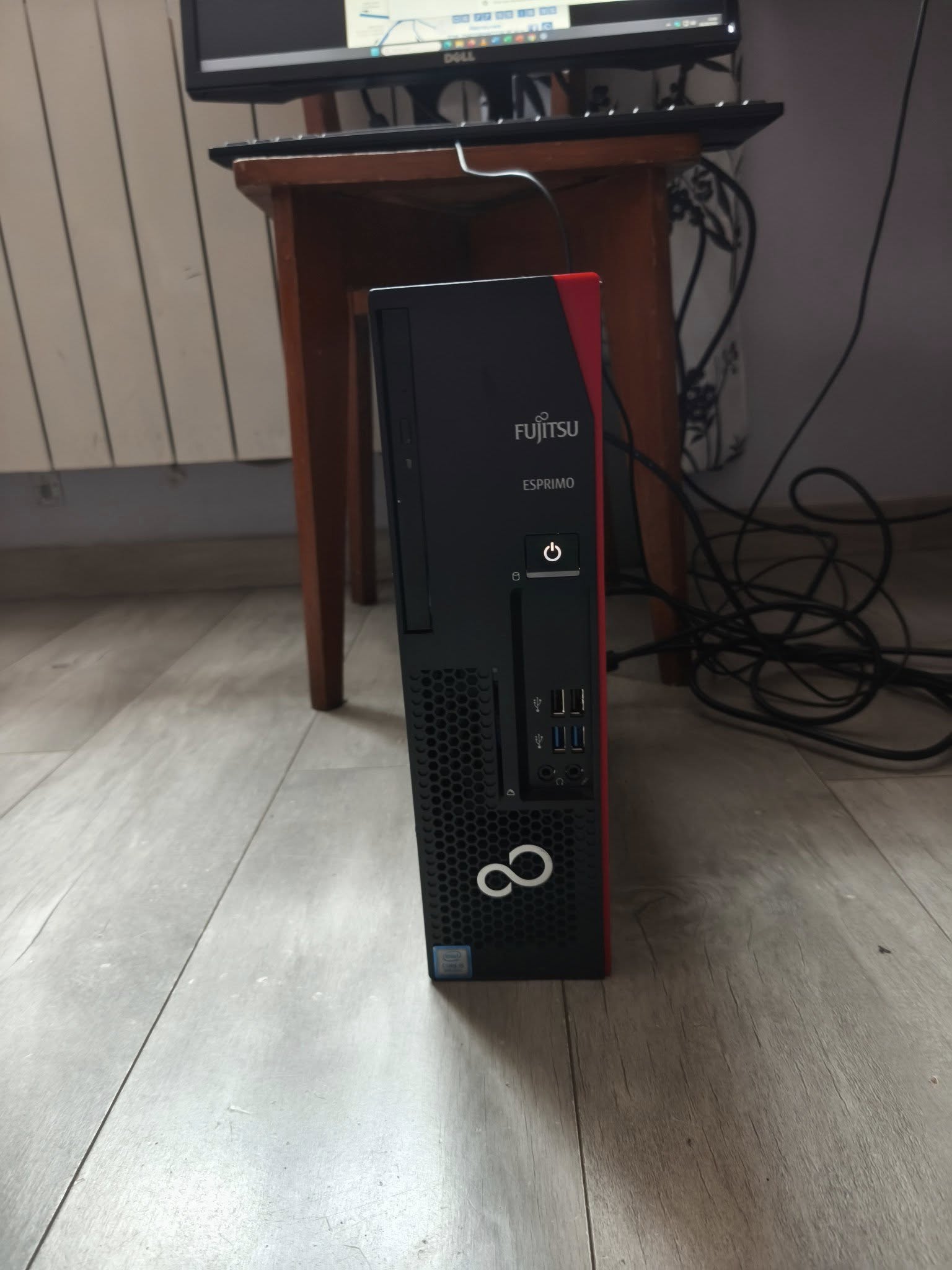 Tof Informatique Tour Fujitsu Esprimo Mini Tour Fujitsu Esprimo D538/E85+ reconditionné Mini Tour Fujitsu Esprimo D538/E85+ reconditionné
