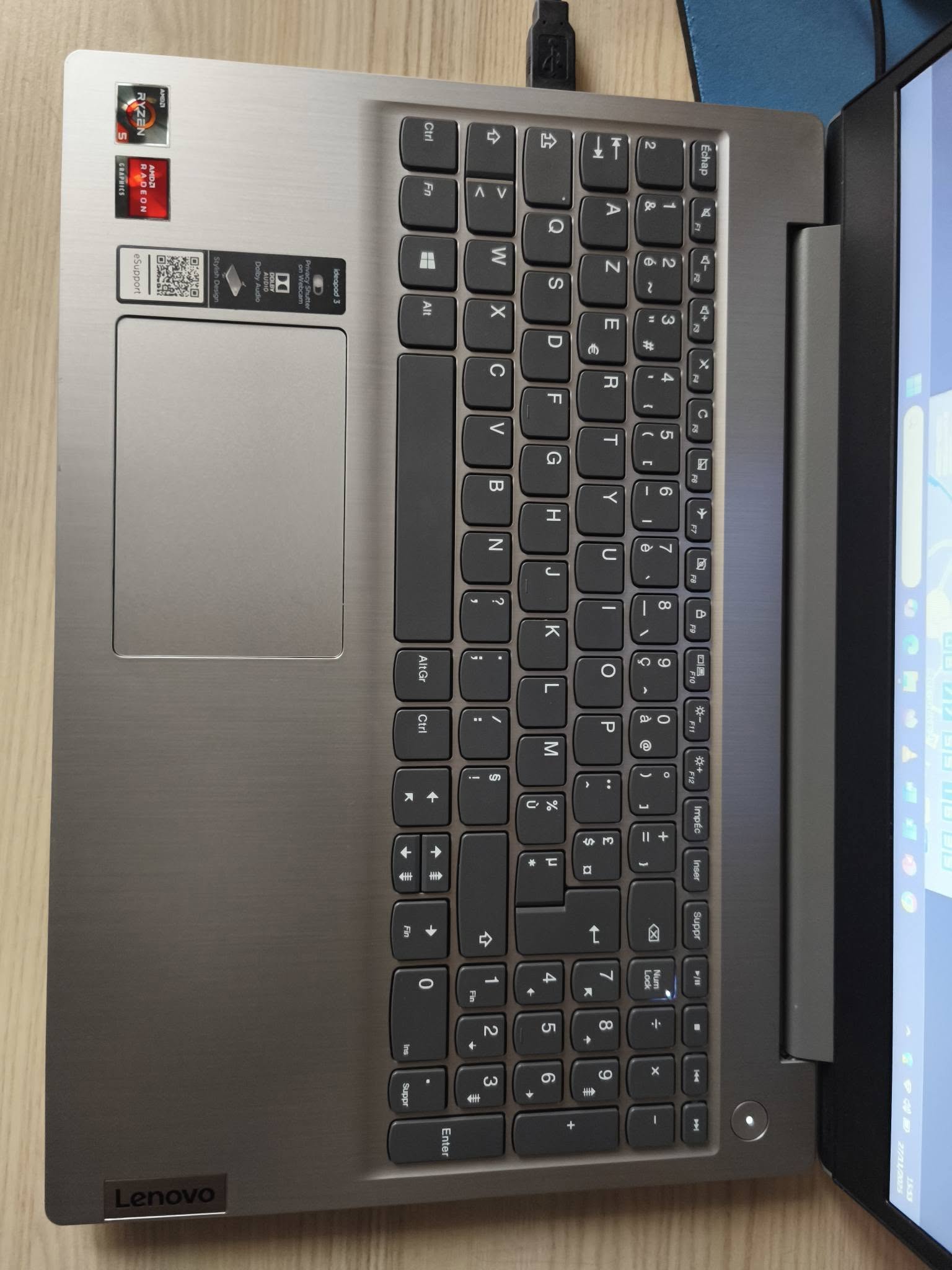 Tof Informatique Ordinateur portable Lenovo IdeaPad Ordinateur portable Lenovo IdeaPad 3 15,6 reconditionné – Ryzen 5, SSD + 1 To, Vega 8 Ordinateur portable Lenovo IdeaPad 3 15,6 reconditionné – Ryzen 5, SSD + 1 To, Vega 8 – Image 6